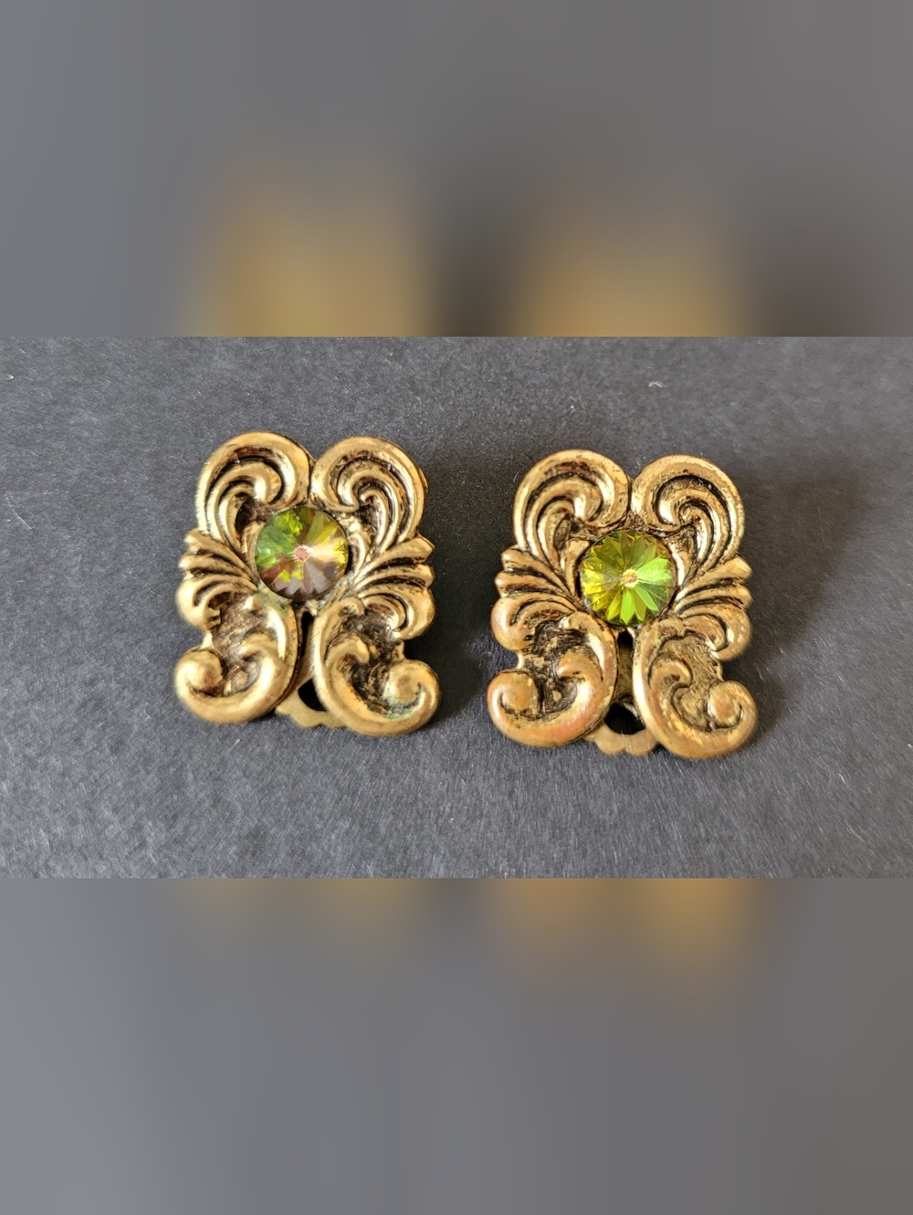Rivoli Earrings - Rivoli Watermelon rhinestone - Austria - Vintage